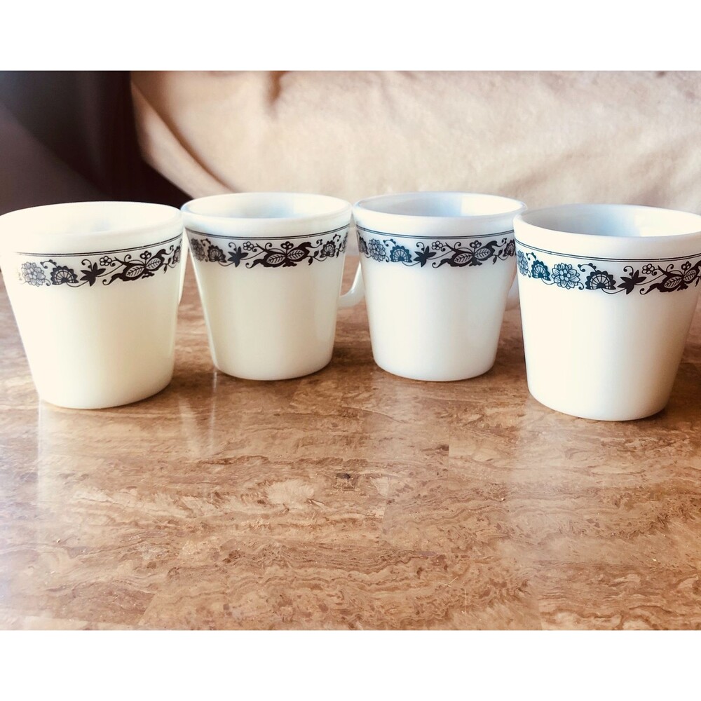 Old Town Blue Onion Pyrex Milk Glass Coffee Mugs #1410